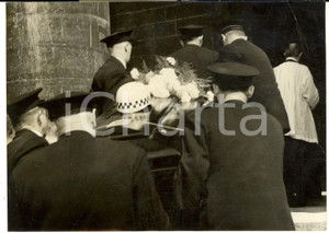 Fotografia d epoca originale 1959 PARIS Chiesa STPHILIPPEDUROULE Funerali di Jean BEHRA  Foto 13x18 1