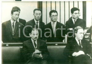 Fotografia d epoca originale 1965 LONDON Delegazione Corea del Nord durante un incontro commerciale  Foto 1