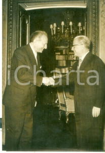Fotografia d epoca originale 1957 ROMA Giovanni GRONCHI riceve presidente della CECA Hans FURLER  Foto 13x18 1