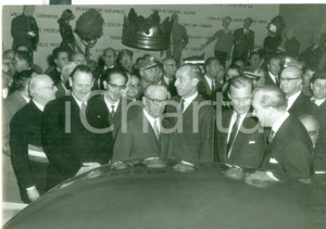 Fotografia d epoca originale 1959 TORINO  Giovanni GRONCHI in visita al 41° Salone dell Auto  Foto 18x13 cm 1