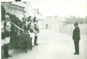 Fotografia d epoca originale 1959 ROMA 4 Novembre  Giovanni GRONCHI davanti alla tomba del Milite Ignoto 1