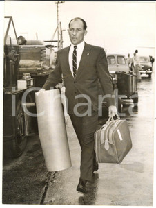 Fotografia d epoca originale 1959 LONDON Racing driver Stirling MOSS arrives at the airport  Photo 15x20 cm 1