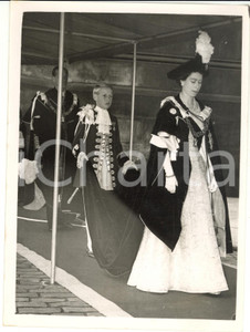 Fotografia d epoca originale 1955 EDINBURGH ELIZABETH II wearing the robes of the Order of the Thistle 1