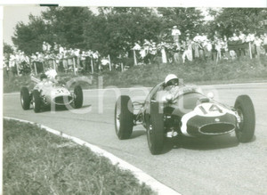 Fotografia d epoca originale 1956 AUTODROMO DI MONZA Gran Premio F1  Stirling MOSS e Jack BRABHAM  Foto 1