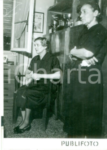 Fotografia d epoca originale 1953 MANTOVA Morte Tazio NUVOLARI  Moglie e sorella vegliano la salma Foto 1