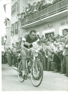 Fotografia d epoca originale 1960 ca GIRO D ITALIA Ciclismo  Ercole BALDINI durante la 16 tappa Foto 13x18 1