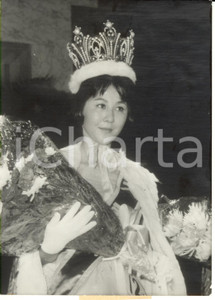 Fotografia d epoca originale 1961 Ritratto della nuova Miss TOKYO Yukiko BAN dopo l elezione Foto 1