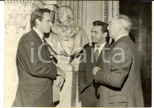 Fotografia d epoca originale 1960 PARIS COMEDIE FRANCAISE Charlton HESTON André FALCON Maurice ESCANDE Photo 1