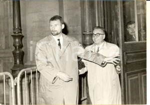 Fotografia d epoca originale 1960 PARIS ProcÃ¨s COMPLOT D ALGER Pierre LAGAILLARDE avec son avocat Photo 1