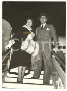 Fotografia d epoca originale 1953 ROMA Aeroporto CIAMPINO Arrivo della coppia Linda CHRISTIAN e Tyrone POWER 1