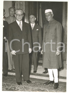 Fotografia d epoca originale 1955 ROMA Giovanni GRONCHI con il primo ministro indiano Jawaharlal NEHRU Foto 1
