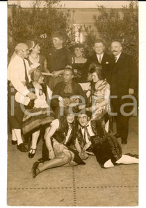 Fotografia d epoca originale 1930 ca SCHWEINFURT TEATRO Attori amatoriali in costume spagnolo Foto cartolina 1