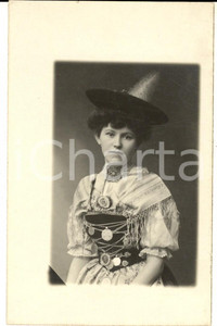 Fotografia d epoca originale 1910 ca GERMANIA Ritratto di donna in costume tradizionale  Foto cartolina 1