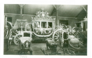 Cartolina originale da collezione 1931 VERSAILLES Le petit Trianon  La voiture du Sacre de Charles X Postcard 1