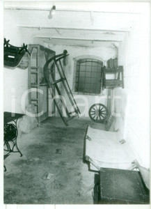 Fotografia d epoca originale 1982 FORTE BELVEDERE GSCHWENT TN Stanza interna della fortezza militare Foto 1