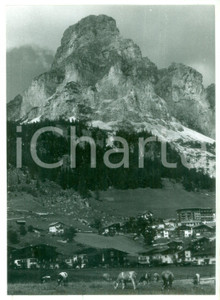 Fotografia d epoca originale 1982 CORVARA IN BADIA Veduta del SASSONGHER e della valle Fotografia artistica 1