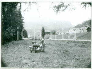 Fotografia d epoca originale 1982 CORVARA IN BADIA Picnic tra le montagne Fotografia artistica 18x13 cm 1