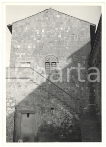 Fotografia d epoca originale 1971 TUSCANIA Scala esterna del Palazzo TOZZI  SPAGNOLI Foto 13x18 cm 1