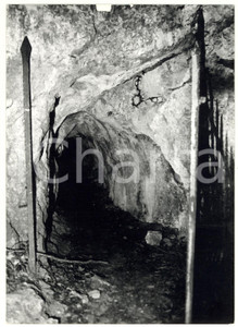 Fotografia d epoca originale 1977 ASSISI Eremo delle Carceri  Grotta del Beato Leone Foto VINTAGE 13x18 1