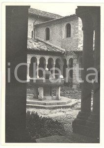 Fotografia d epoca originale 1971 FOLLINA TV Abbazia di SANTA MARIA  Scorcio caratteristico del chiostro 1