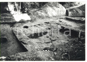 Fotografia d epoca originale 1978 VITERBO Sito archeologico di ACQUAROSSA  Resti abitato etrusco  Foto 1