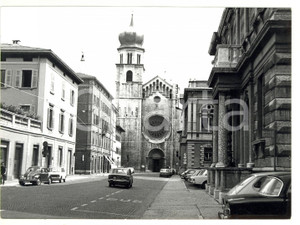Fotografia d epoca originale 1973 TRENTO Cattedrale di San Vigilio  Auto percorrono via Verdi Foto VINTAGE 1