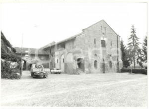 Fotografia d epoca originale 1981 STAFFARDA DI REVELLO Abbazia di Santa Maria  L ospizio dei pellegrini 1