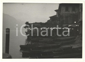 Fotografia d epoca originale 1972 ORTA SAN GIULIO Veduta notturna del Ristorante Albergo Leon d Oro Foto 1