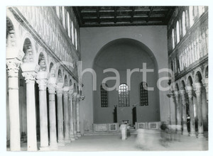 Fotografia d epoca originale 1979 RAVENNA Basilica di Sant Apollinare Nuovo  Turisti  Foto ARTISTICA 17x13 1
