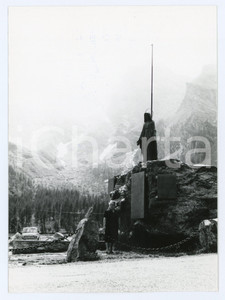 Fotografia d epoca originale 1978 PIAN DELLA MUSSA Turista alla Madonna del Bersagliere  Foto 13x17 cm 1