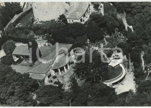 Fotografia d epoca originale 1970 ca CAP D ANTIBES Villa dell armatore greco Stauros NIARCHOS Foto 30x21 cm 1