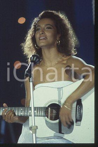 Fotografia d epoca originale Grazia DI MICHELE  SAINT VINCENT ESTATE La chitarra 1987  35mm vintage slide 6 1