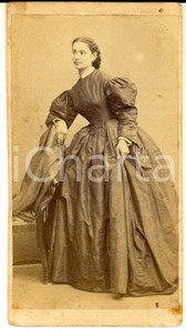 Fotografia d epoca originale 1870 ca COMO Famiglia DE CAPITANI  Ritratto di donna Foto VANINI CDV 1