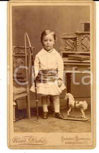 Fotografia d epoca originale 1887 HAMBURG Ritratto Erminio Roberto BISCHOFF con i giocattoli  Foto DIHLE CDV 1