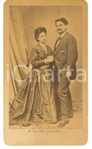 Fotografia d epoca originale 1870 ca VERONA Coppia di nobili sposi in abito elegante Fotografia LOTZE  CDV 1