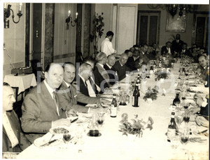Fotografia d epoca originale 1963 MILANO Adunata 7 Armata  Pranzo sociale al Giardino Foto 24x18 cm 1