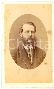 Fotografia d epoca originale 1870 ca VENEZIA Ritratto maschile con camicia ricamata Foto SORGATO CDV 1