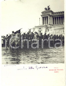 Fotografia d epoca originale 1939 ROMA Altare della Patria  Cambio della guardia  Foto DE PRETORE 13x18 cm 1