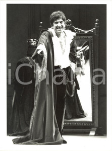 Fotografia d epoca originale 1989 ROMA TEATRO  Gigi PROIETTI in Edmund Kean 2  Ritratto Foto 18x24 cm 1