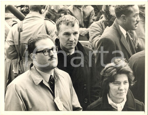 Fotografia d epoca originale 1966 NEW YORK Manifestazione contro guerra Vietnam  Ada PRINCIGALLI Ugo GUAZZI 1