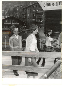 1955 ZERMATT (SVIZZERA) Giovanni GRONCHI in vacanza con la moglie Carla - FOTO