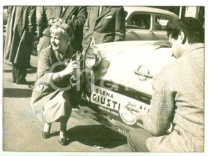 1956 ROMA 3° Rally del Cinema - L'attrice Elena GIUSTI alla partenza *Foto 18x13
