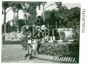 1955 ROMA Piazza di Siena - 24° Concorso Ippico - Fantino MERTEN cavalca FRAGOLA