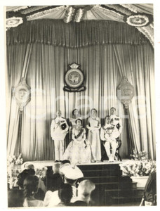 1954 CEYLON ELIZABETH II and Duke of EDINBURGH at the opening of the Parliament