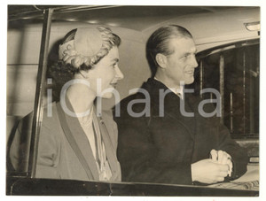 1953 LONDON - ELIZABETH II with Duke of EDINBURGH leaving for Commonwealth Tour