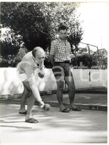 Fotografia d epoca originale 1955 SALICE TERME CALCIO Ritiro GENOA Gunnar GREN bocce con Ivan FIROTTO Foto 1