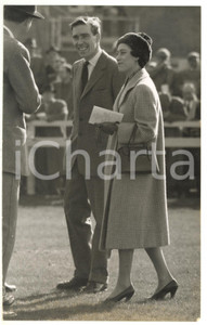 Fotografia d epoca originale 1960 NEWBURY RACECOURSE Princess MARGARET with her fiancé Antony ARMSTRONGJONES 1