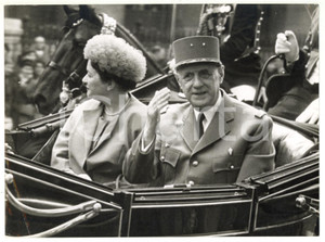 Fotografia d epoca originale 1960 LONDON Fleet Street  Charles DE GAULLE saluting the city crowds Photo 1