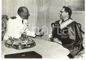 Fotografia d epoca originale 1956 MADRID Francisco FRANCO riceve il cardinale Giuseppe SIRI Foto 18x13 cm 1