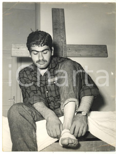 1955 BOLOGNA Lionello NATOLI mancato suicida di Notre Dame con la sua croce